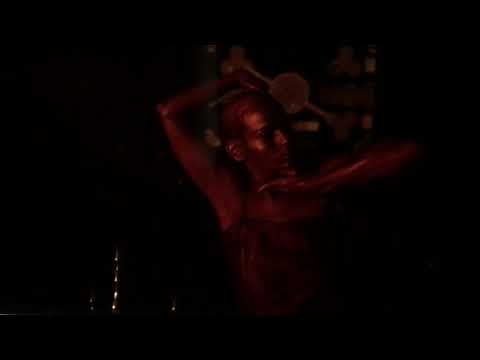 Élő szobor árnyjáték